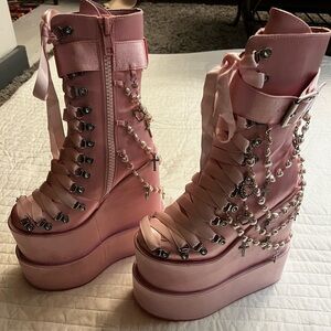 Dolls Kill Sugar Thrillz HOLY REVELATION TRAITOR BOOTS nwob